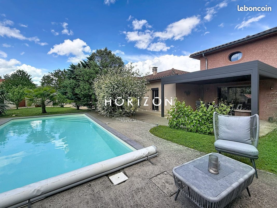 Maison 8 pièces 220 m² · à Saint-Cyr-sur-Menthon · 220 m² · 398 000 €