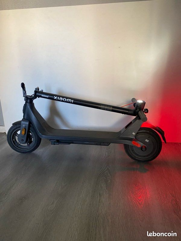 Trotinette electrique enfant d'occasion - Vélos