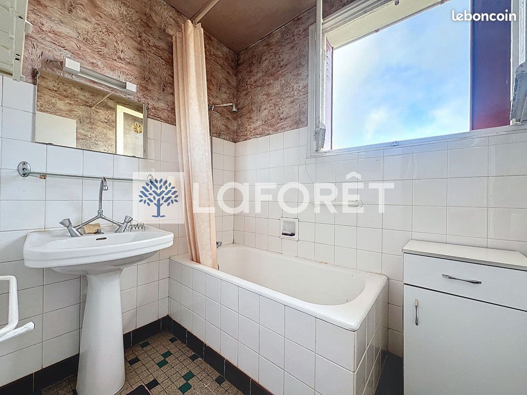 Maison 6 pièces 93 m² - Thouars 79100 (image principale 12)