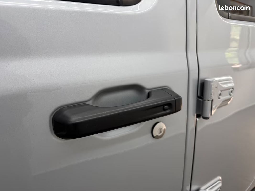 Jeep GLADIATOR Willys Sport 3.6 V6 284 ch BVA8 4x4 – Alpine – Navigation – Freedom Top (image 13)