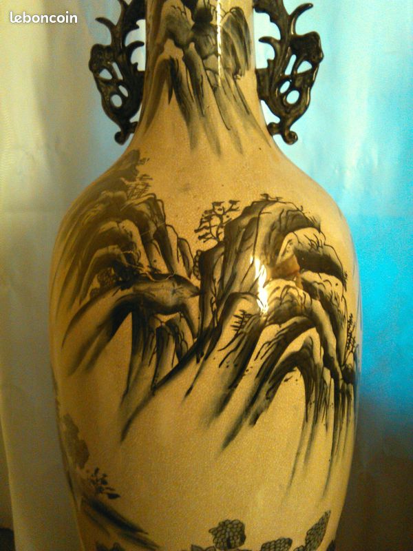 Paire de vases potiches asiatiques motifs bleu-gris sur porcelaine craquelée fond gris clair (image 10)