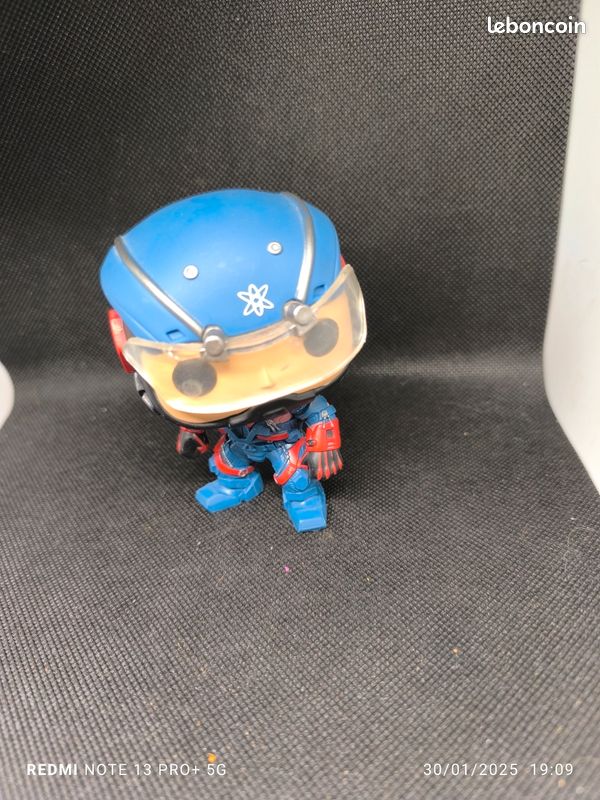 Figurine jouet collection (image 1)