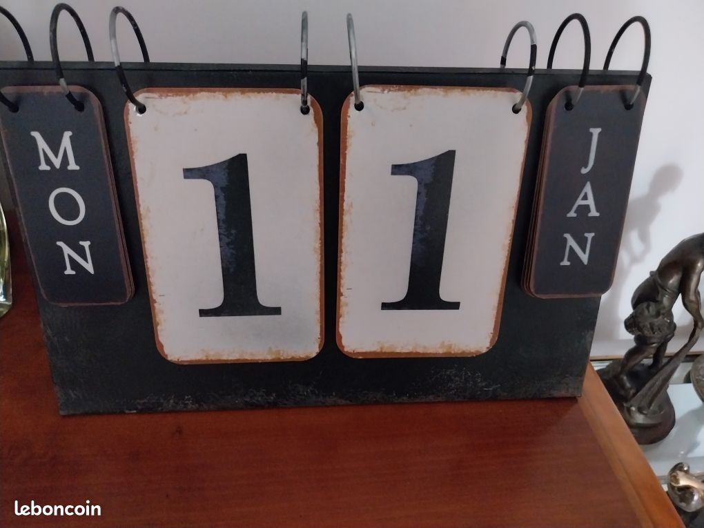 Calendrier perpetuel en metal (image 3)