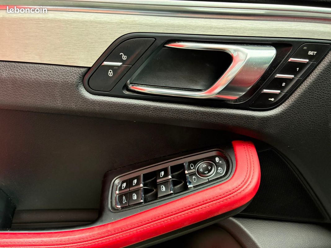 Porsche Macan Turbo PDK 3.6i V6 PACK CHRONO- GARANTIE 12 MOIS (image 38)