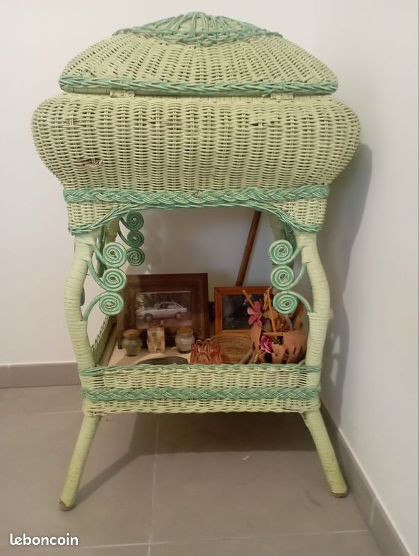Meuble en rotin vintage (image 1)