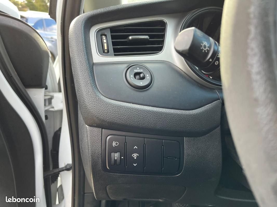 Kia Cee'd CEE-D 2 1.4 CRDI - 16V TURBO (image 31)