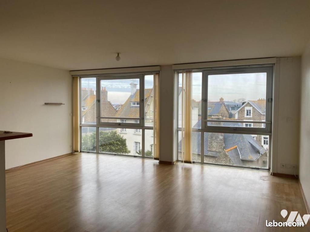 Appartement 87 m² · à Saint-Malo · 87 m² · 950 €/mois