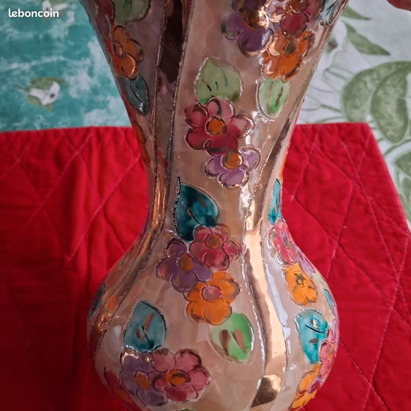 Paire de vases vintage Vallauris – Céramique florale & dorures (20 cm) années 50 (image 6)