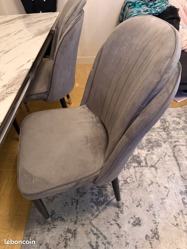 Lot de 4 Magnifiques Chaises Médaillon - État Neuf (image 1)