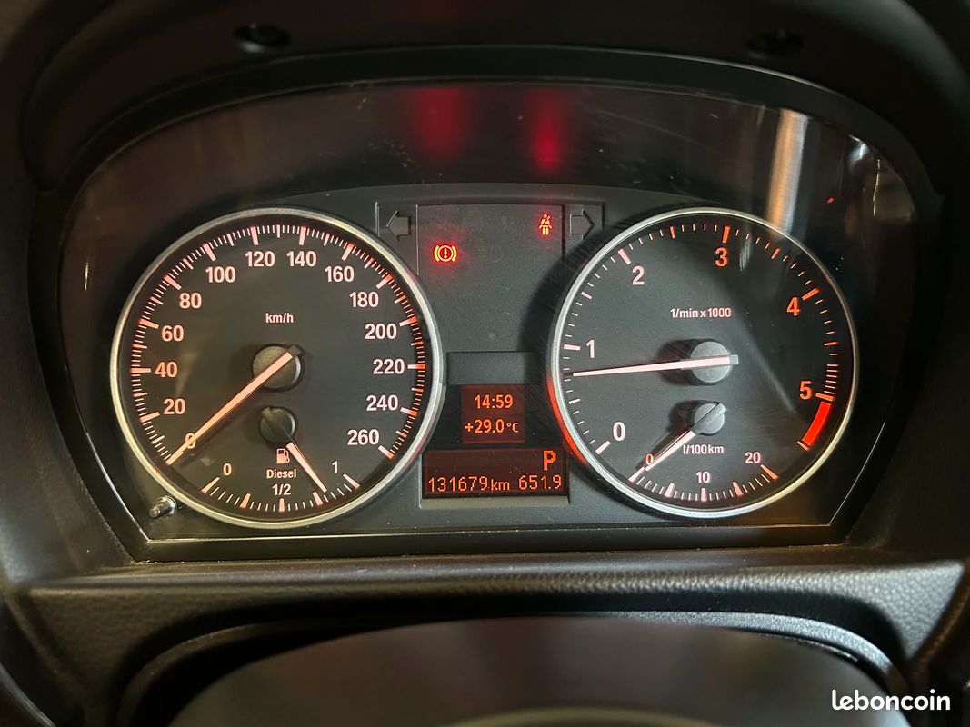 Bmw SERIE 3 E92 LUXE LCI Coupé 320d 184 cv Boîte auto / Suivi D'entretien Complet (image 23)