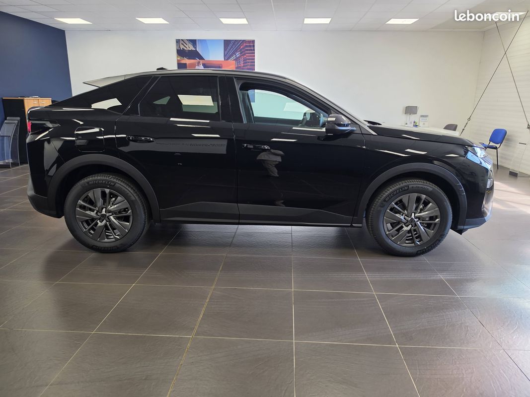 PEUGEOT 3008 Hybrid 145 e-DCS6 Allure (image 4)
