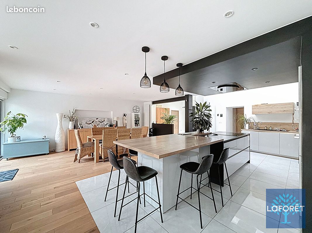 Maison 5 pièces 160 m² · à Wallers · 160 m² · 399 900 €