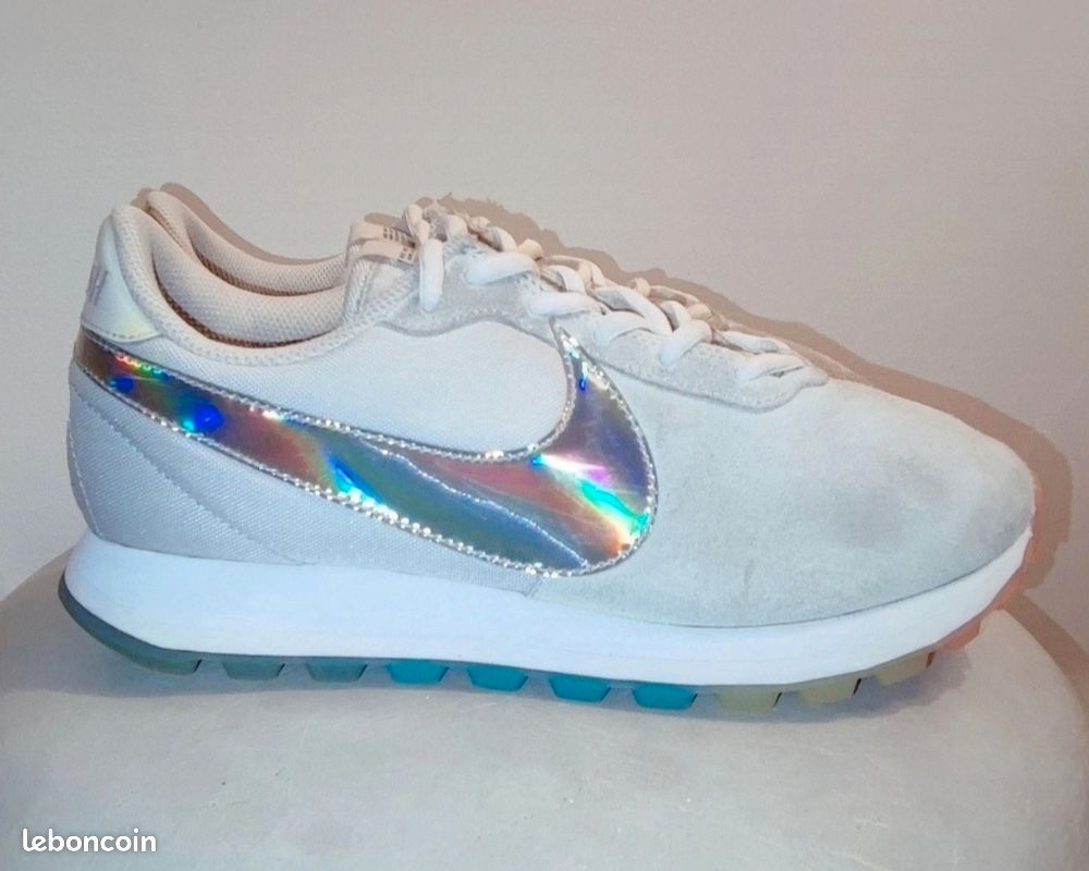 Holographic Shoes Nike Pre Love Ox Hologram Nike Pre-Love Grey