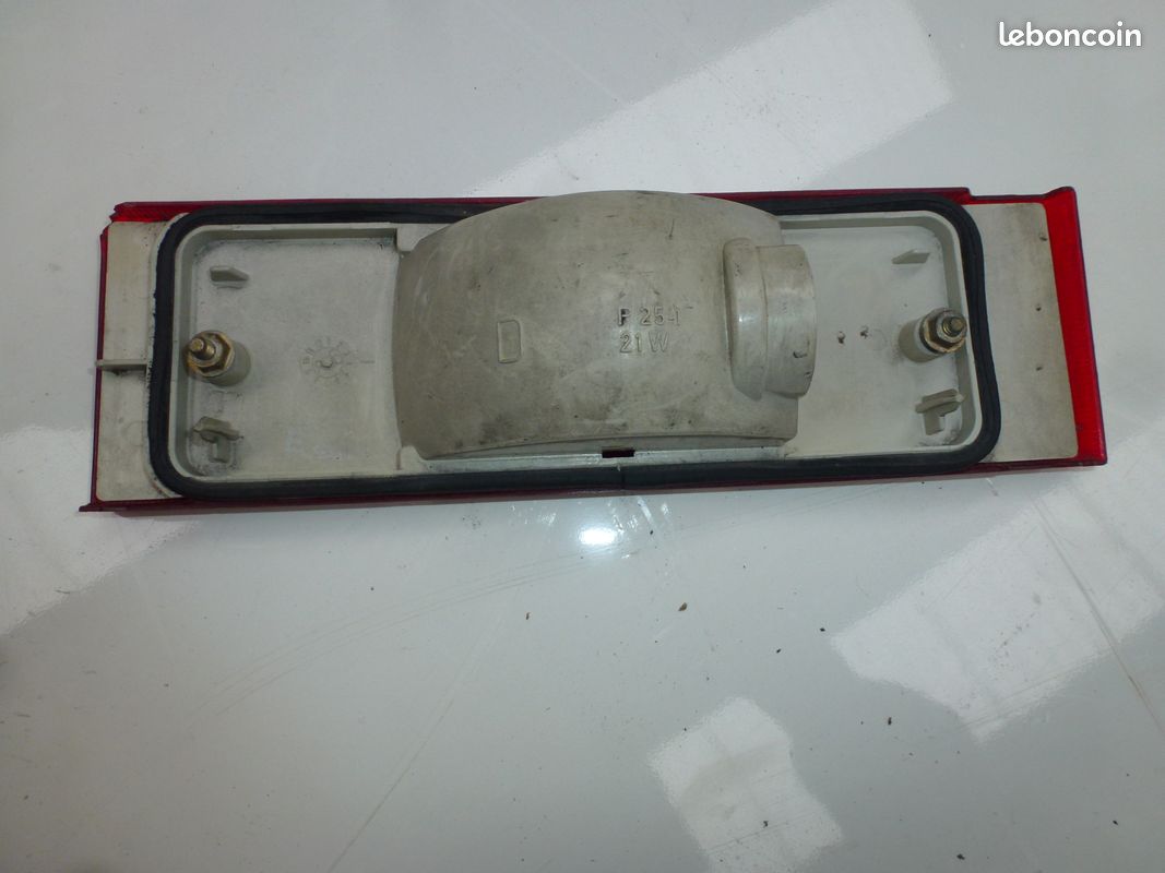 Feu anti-brouillard R11 occasion (image 2)