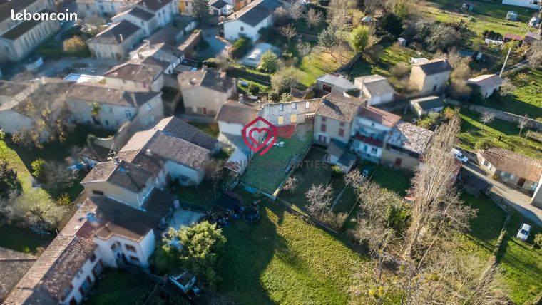 Terrain 260 m² Léran