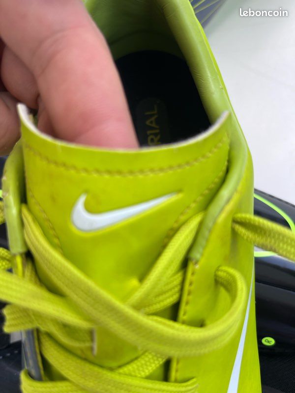 Crampon nike mercurial avec les protégées (image 5)