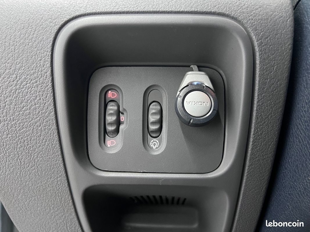 Renault Clio 3.0 V6 230ch/N°1609/Distribution Neuve/Clim (image 22)