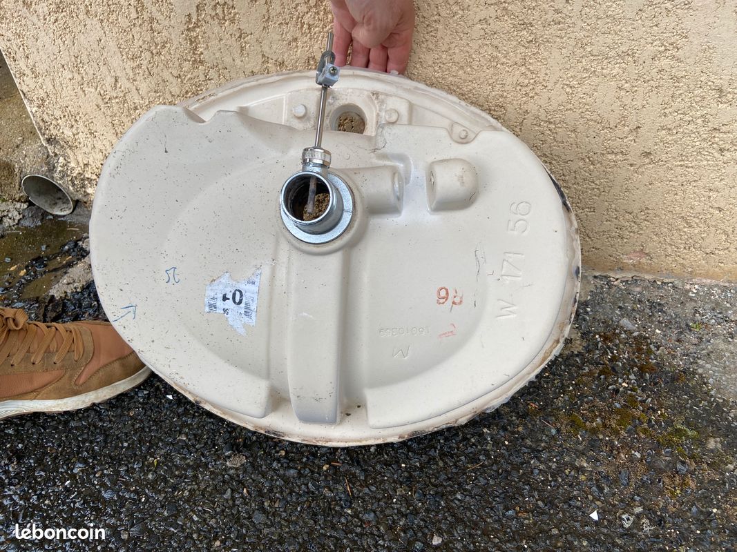 Lavabo en ceramique (image 2)
