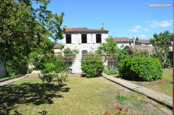 Maison 20 pièces 650 m²