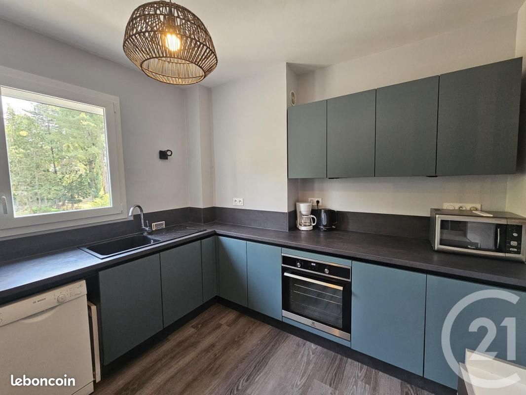 Appartement 4 pièces 90 m² · à Châteauroux · 90 m² · 850 €