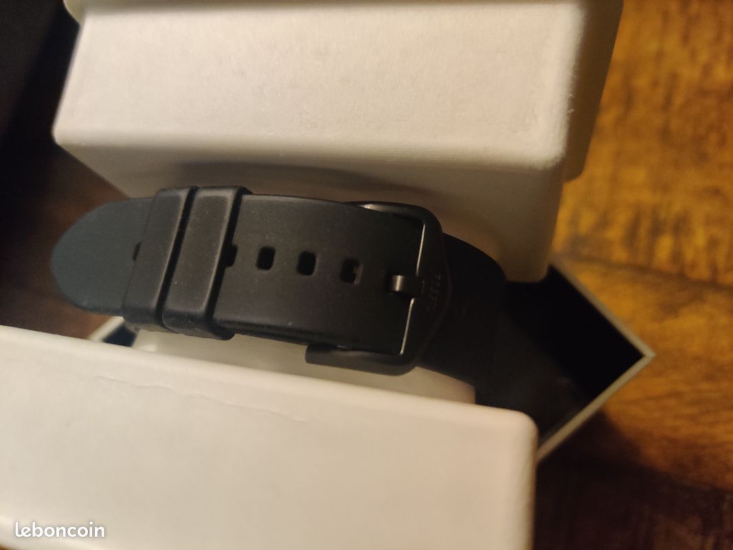 Montre fossil connectée GEN 5 E en silicone noir (image 3)