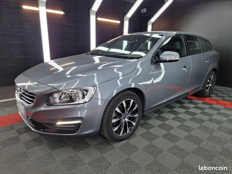 Volvo V60 D2 120CH MOMENTUM GEARTRONIC * ATTELAGE * BLUETOOTH * RADAR (image 3)