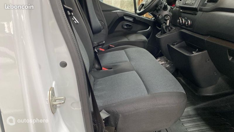 Renault Master Véhicule utilitaire ou Société F3500 L3H3 2.3 Blue dCi 135ch Confort Euro6E (image 15)
