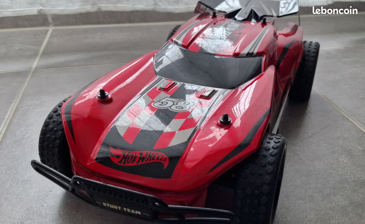 Voiture télécommandée Hot Wheels 2,4 Ghz MONDO Motors Rouge et