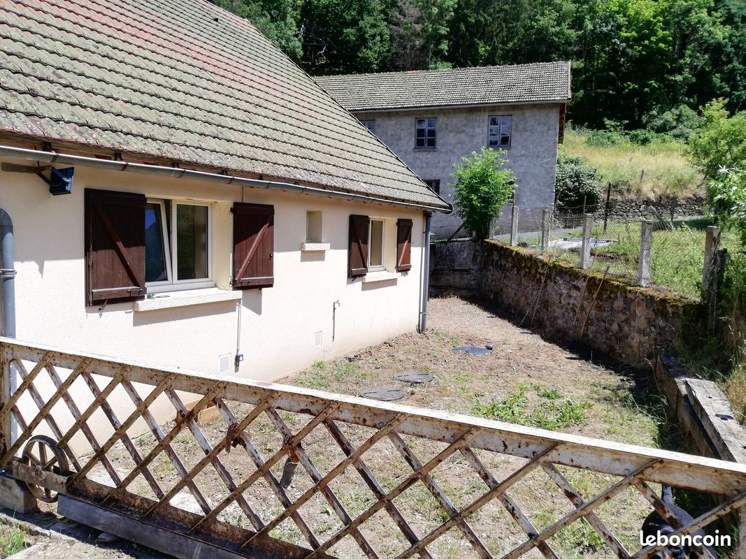 Maison de garde-barrière Molompize Cantal (image 10)