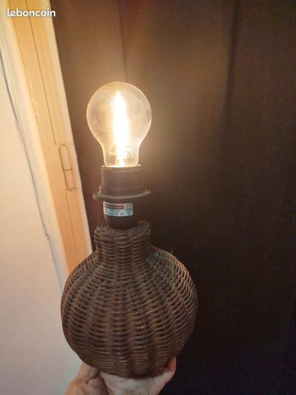 Lampe en osier ronde (image 4)