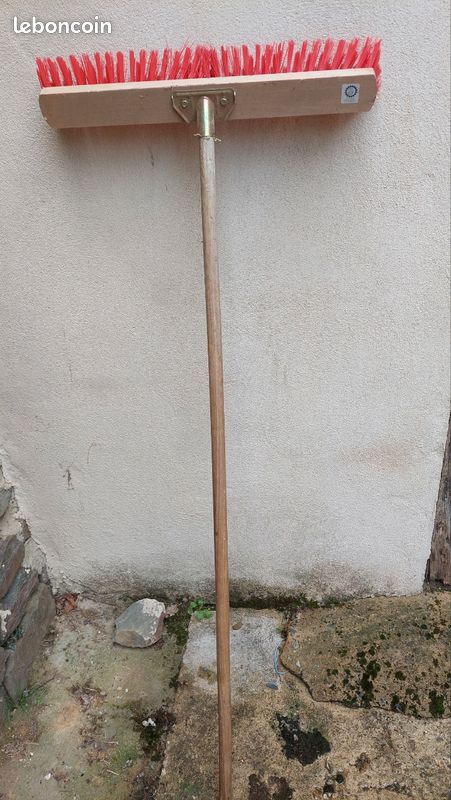 Balai de cantonnier (image 1)