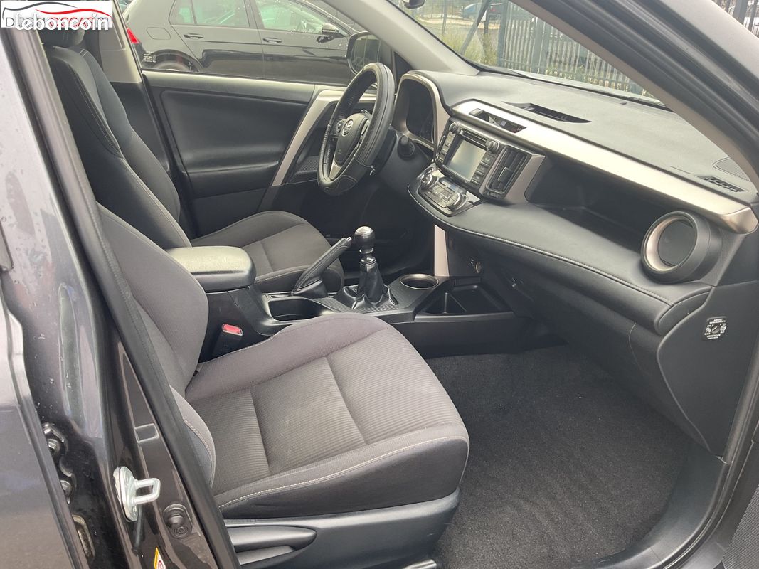 TOYOTA RAV4 124 D-4D 2WD Lounge (image 13)