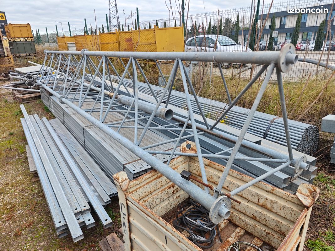 Mat pylône d'antenne 12m (image 1)