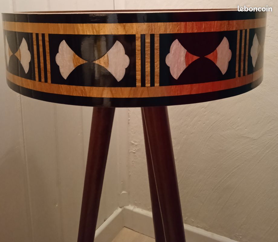 Table / guéridon (image 2)