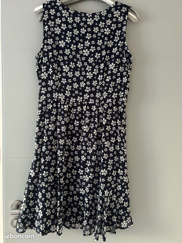 Robe Armand Thiery taille 38 (image 3)