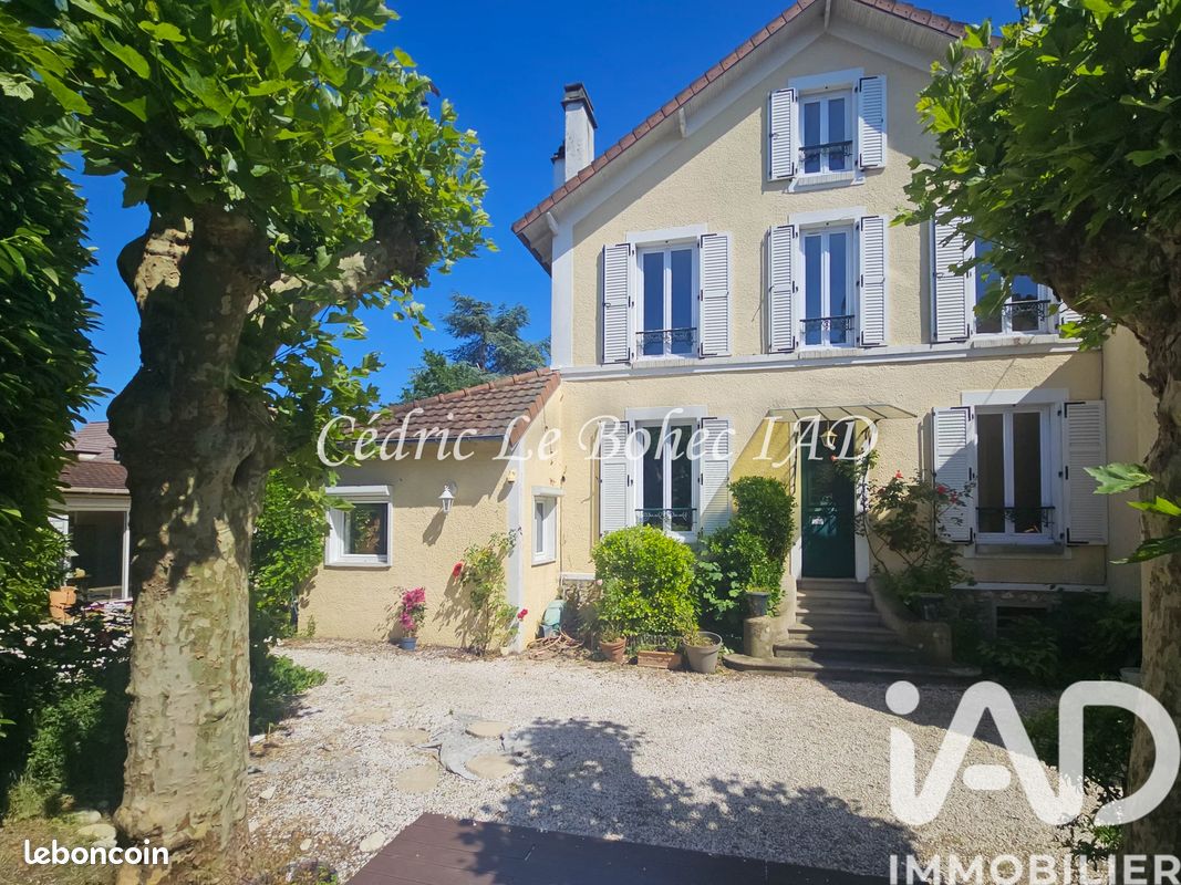 Maison 7 pièces 143 m² · à Beauchamp · 143 m² · 520 000 €