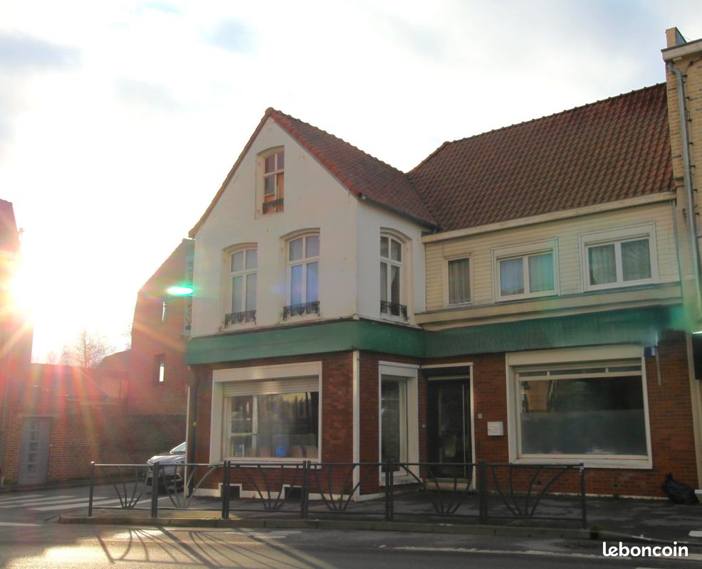 Immeuble 300 m² · à Wormhout · 300 m² · 394 000 €