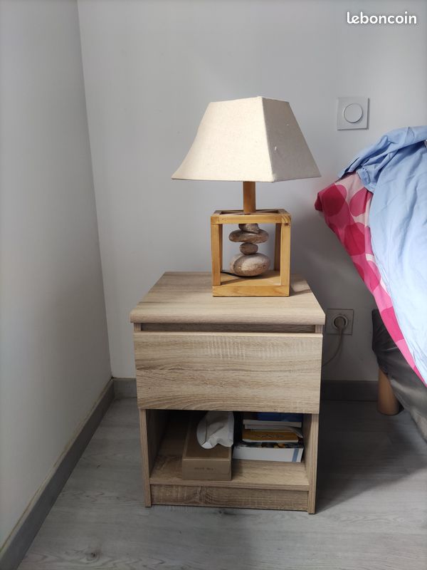 Table de nuit (image 1)