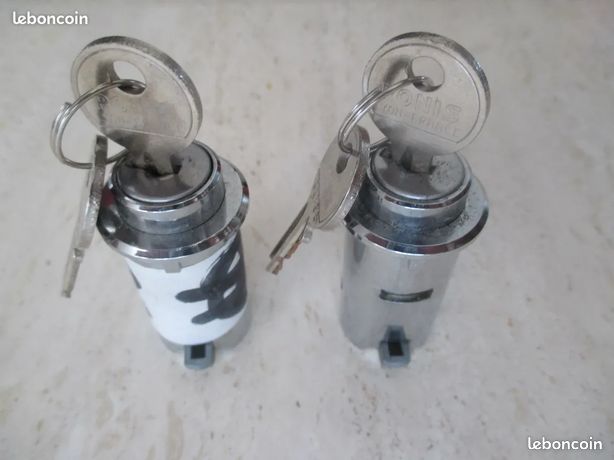Cylindre De Porte 14796 Avec 2 Clés – Occasion – Acier Argenté