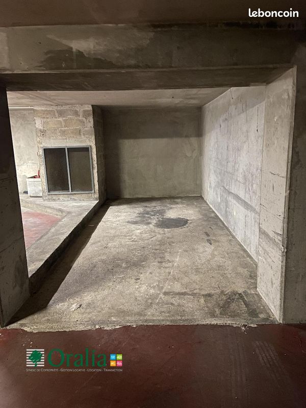Parking PARIS · 110 €/mois