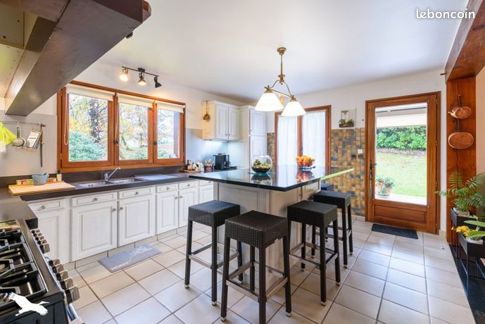 Maison 6 pièces 200 m²