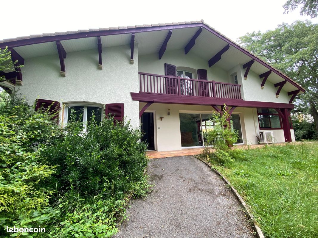 Maison 10 pièces 260 m² · à Mont-de-Marsan · 260 m² · 315 000 €