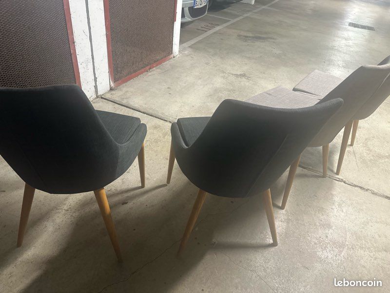 Table moderne et 4 chaise (image 1)