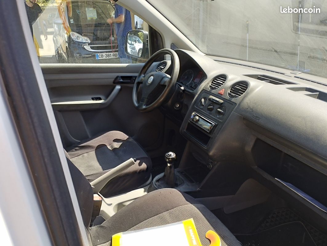 Volkswagen CADDY VAN 1.9 TDI 105CH CONFORT CLIM (image 9)