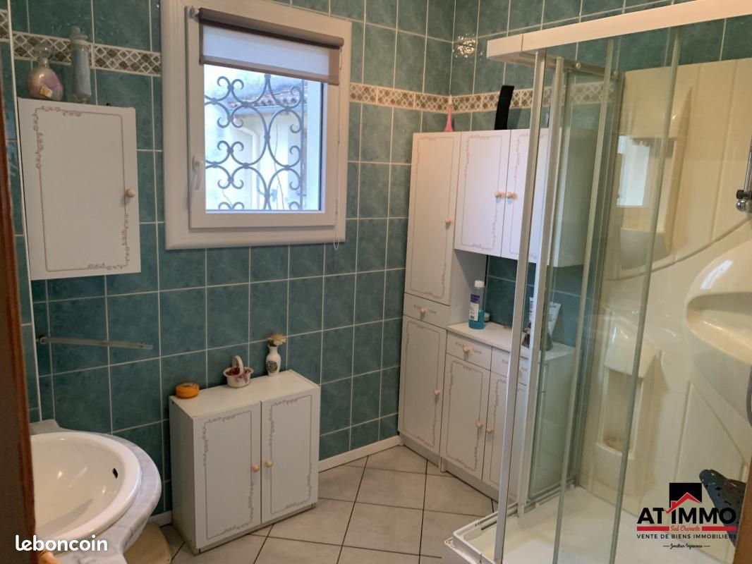 Maison 6 pièces 126 m² - Voeuil-et-Giget 16400 (image principale 16)