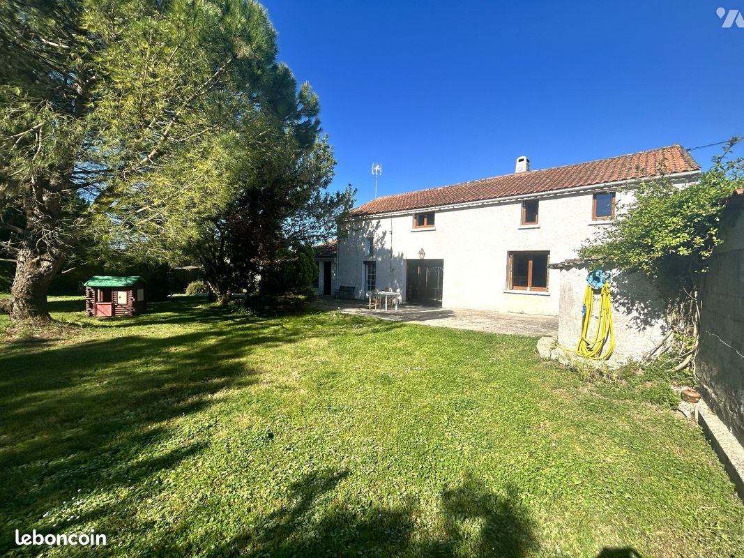 Maison 5 pièces 155 m² · à Saint-Just-Luzac · 155 m² · 313 200 €