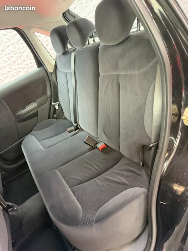 Citroën C3 1.6 i 16V 110 CV. Phase 2 (image 7)