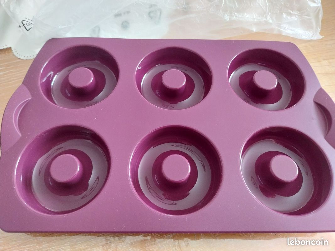 Moule à donuts Tupperware neuf (image 1)