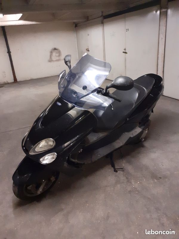 Pieces Yamaha majesty 125cc année 2000 (image 1)