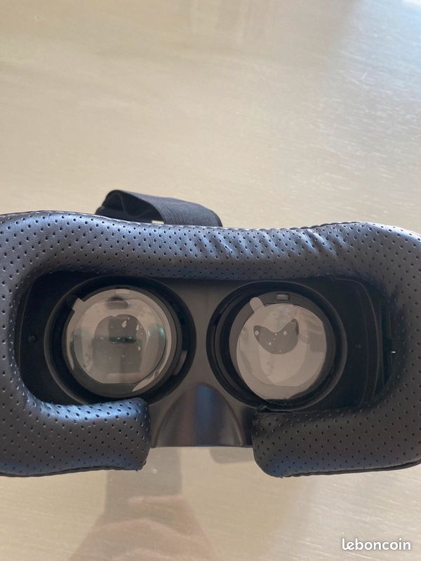 Casque VR inclus avec ça boîte d’origine (image 3)